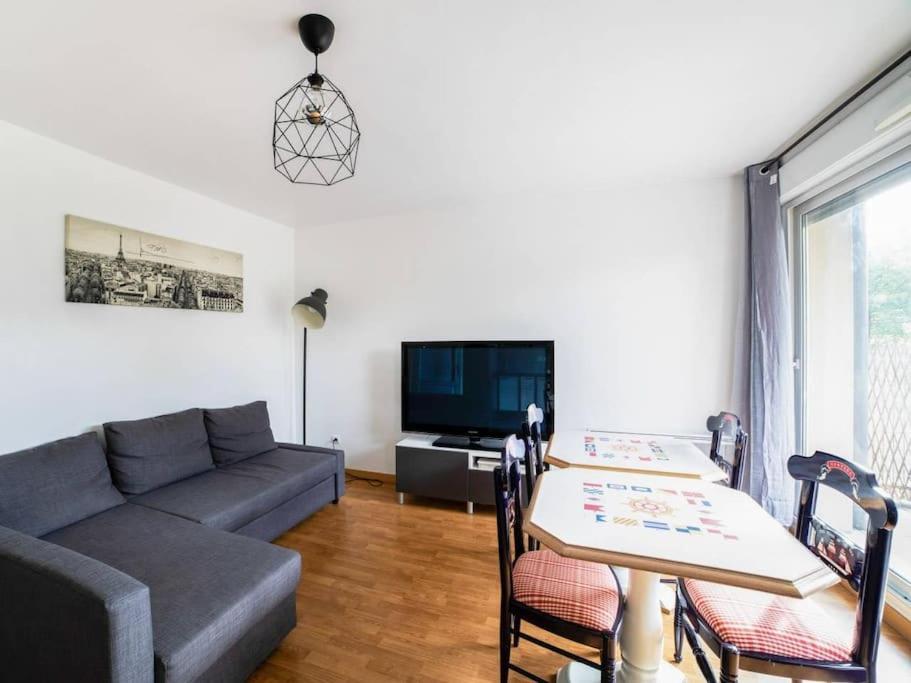 Les Paves De Prague - Appartement Pour 4 A 10 Minutes De Disneyland Paris Montevrain Bagian luar foto